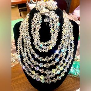 Vintage 3 piece set of iridescent beaded necklace, bracelet and clip on earrings